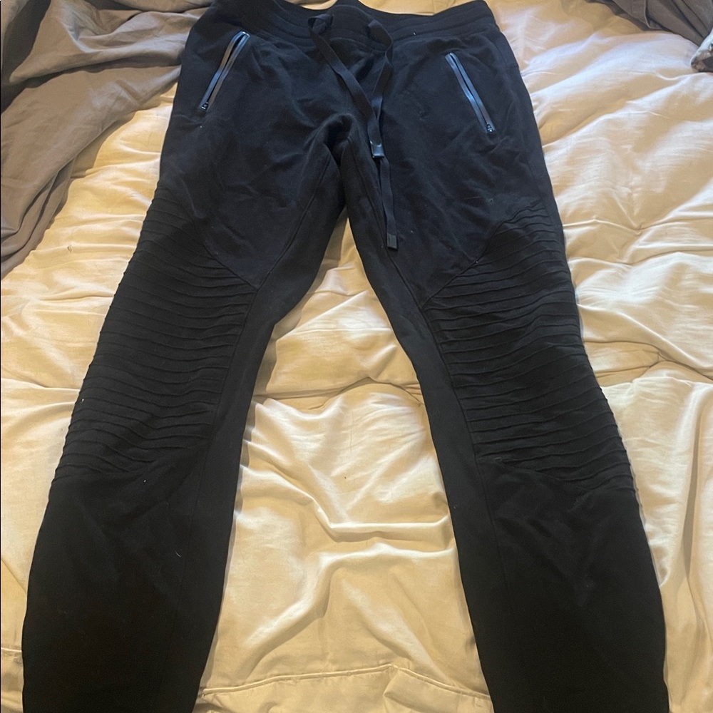 ALO Yoga Black Activewear Pants
